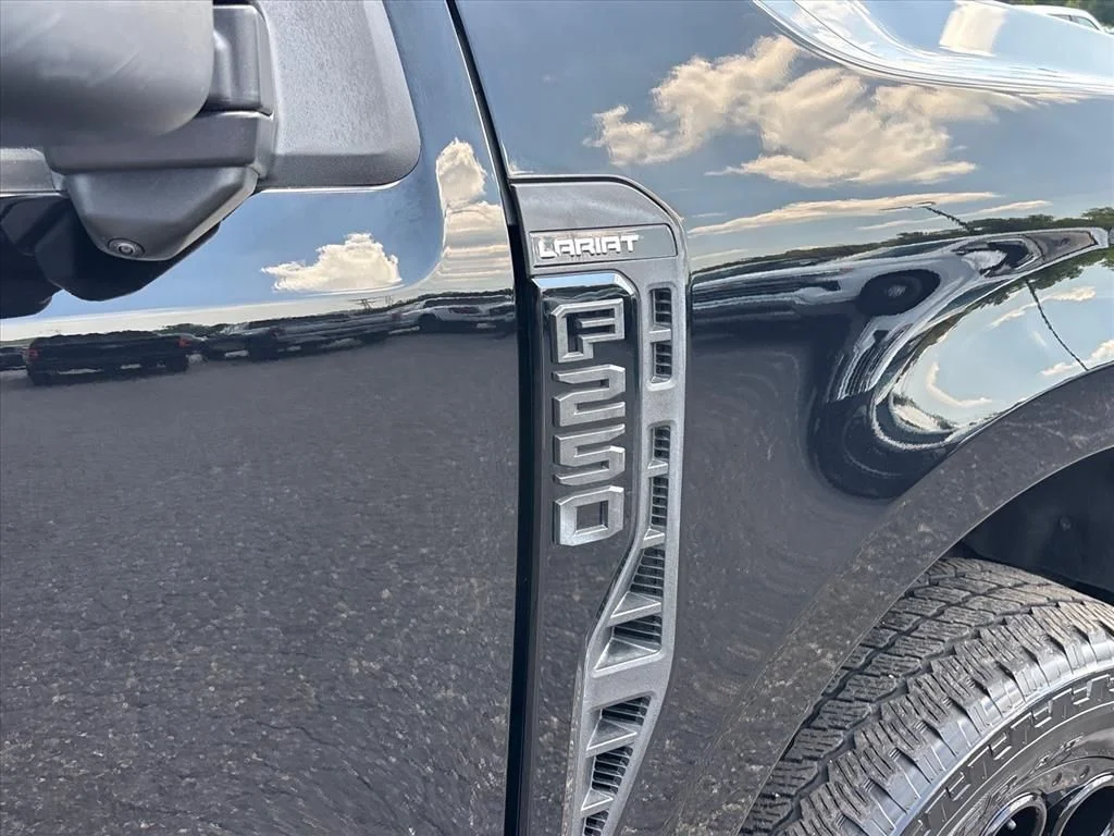 Used 2025 Black Ford Lariat image 11