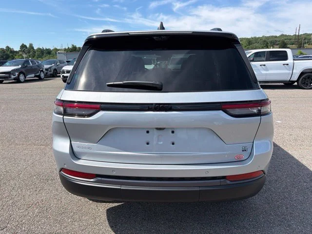 New 2026 Silver Jeep  image 6