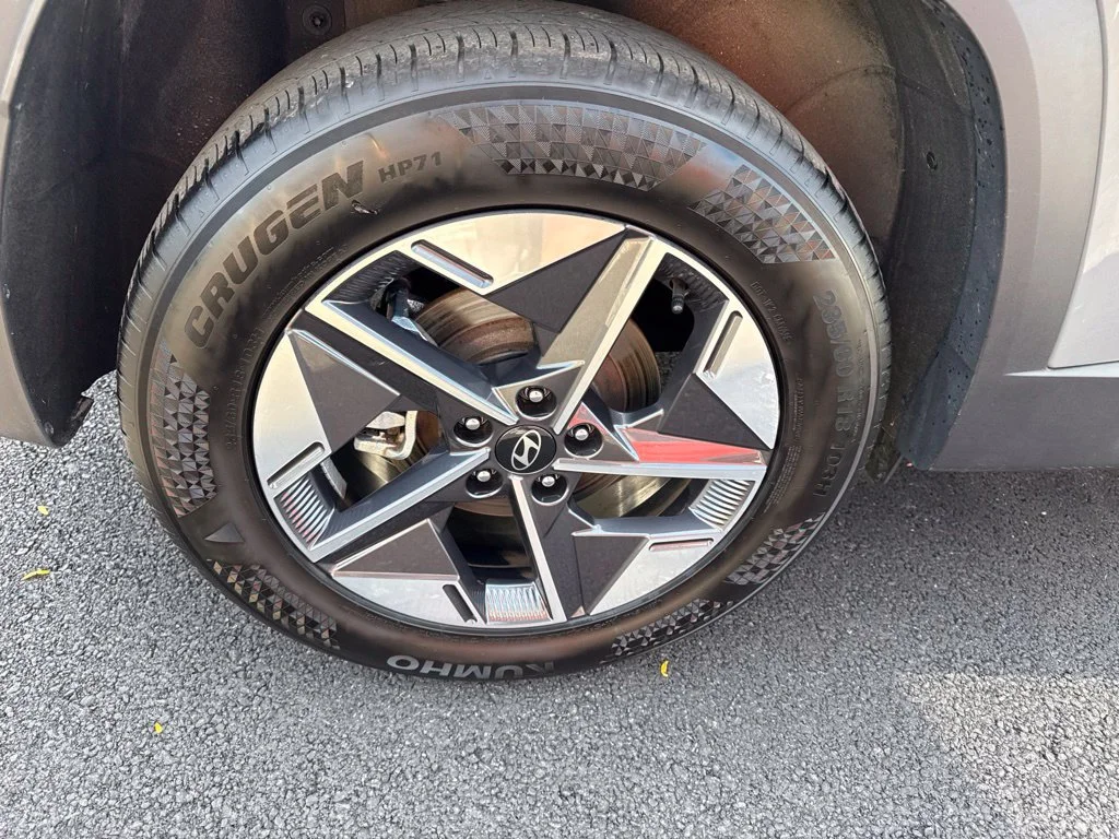 Used 2025 Gray Hyundai SEL image 11