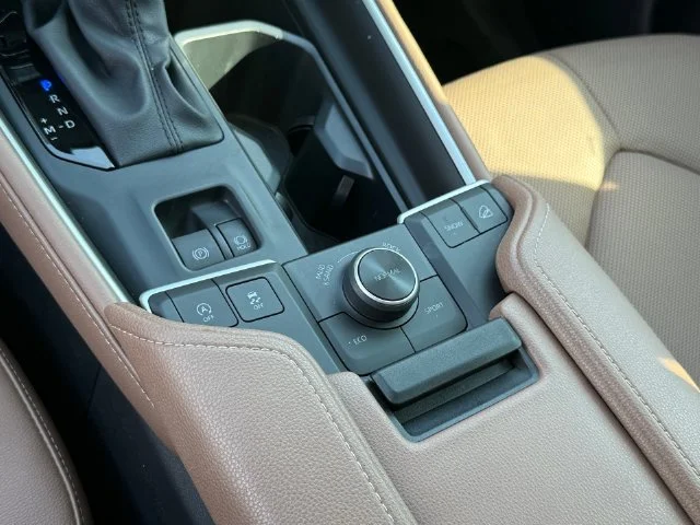 Certified Used 2025 WIND CHILL PEARL Toyota Platinum image 22