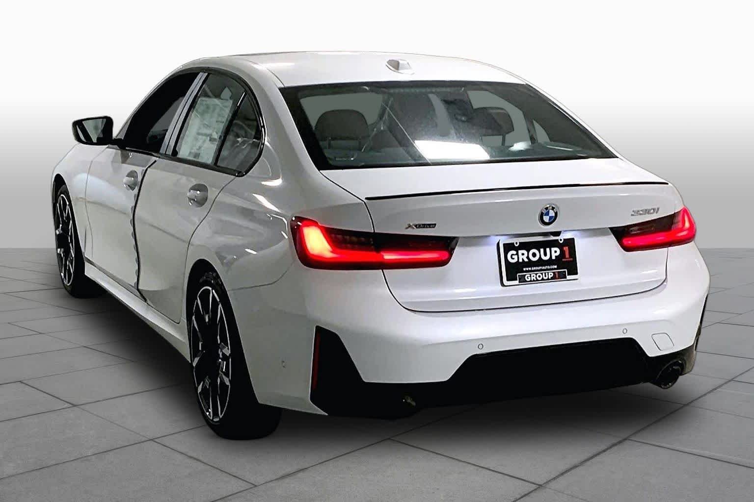New 2026 Mineral White Metallic BMW 330i xDrive image 9
