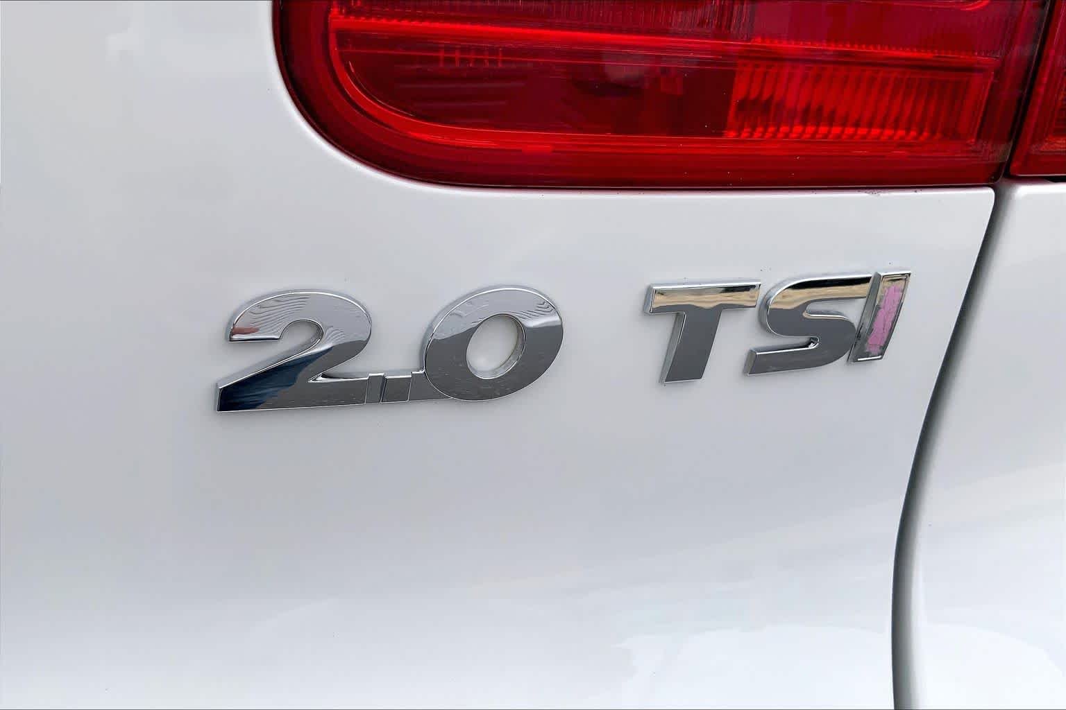 Used 2012 Candy White Volkswagen SEL image 9