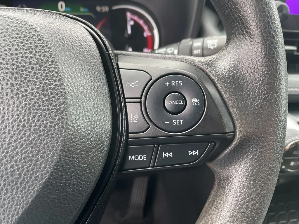 2023 Toyota RAV4 XLE - Photo 16