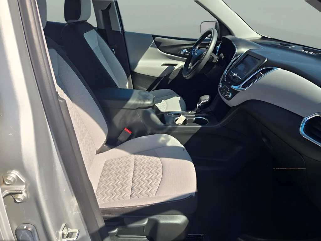 Used 2022 Silver Chevrolet LS image 5