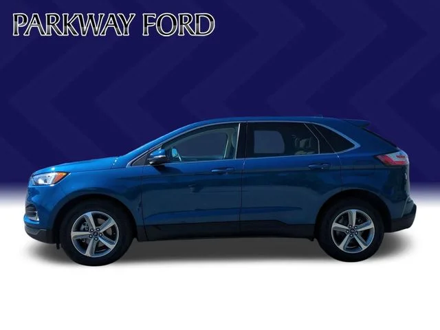 Used 2020 Blue Ford SEL image 2