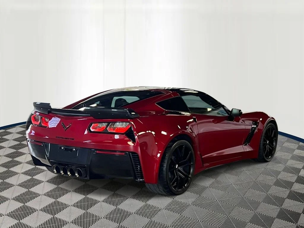 Used 2015 CRYSTAL RED TINTCOAT Chevrolet Z06 3LZ image 6
