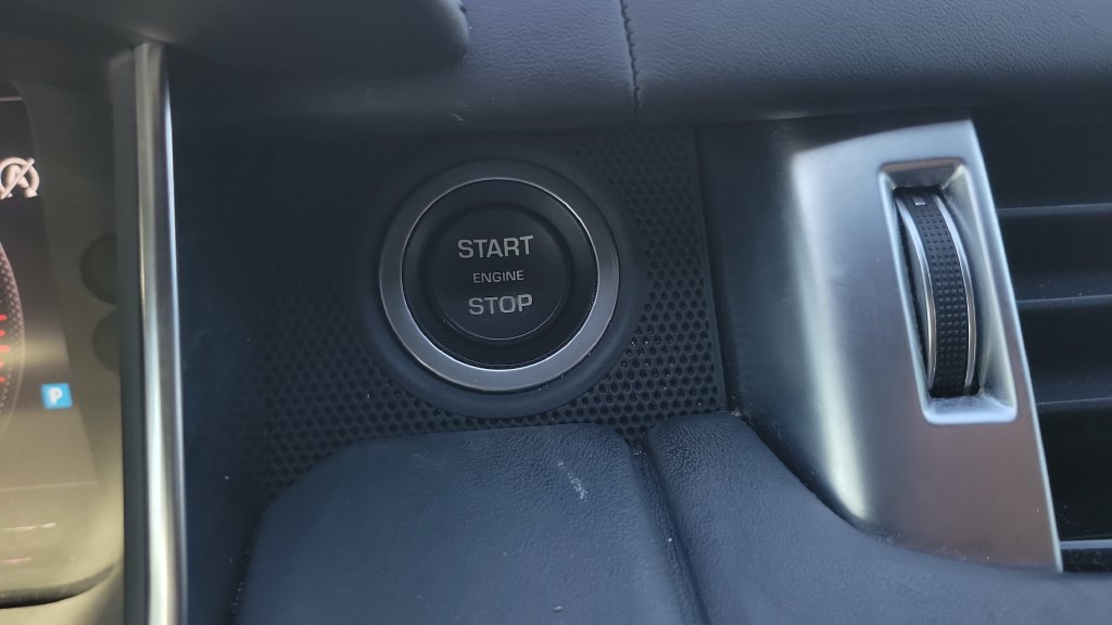 Used 2019 Black Land Rover SVR image 23