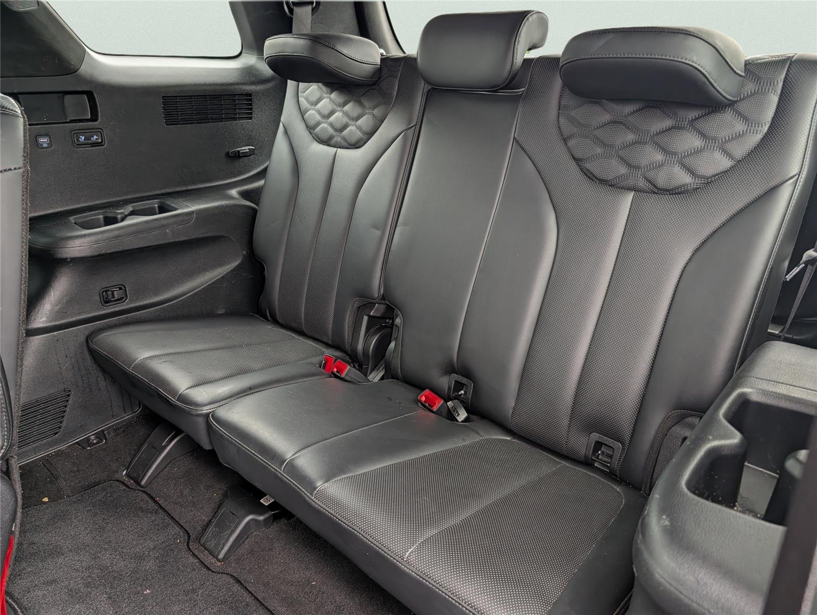Used 2020 Lagoon Silver Hyundai Limited image 31