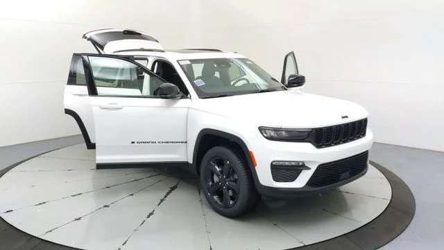 Used 2024 White Jeep Limited image 15