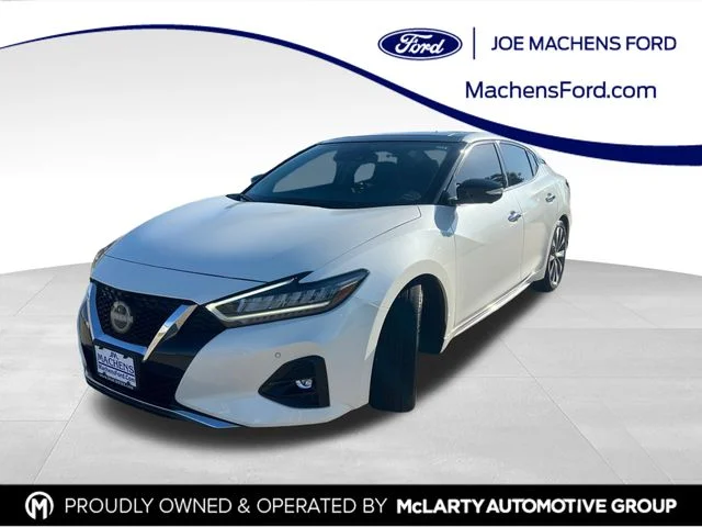 Used 2023 White Nissan Platinum image 1