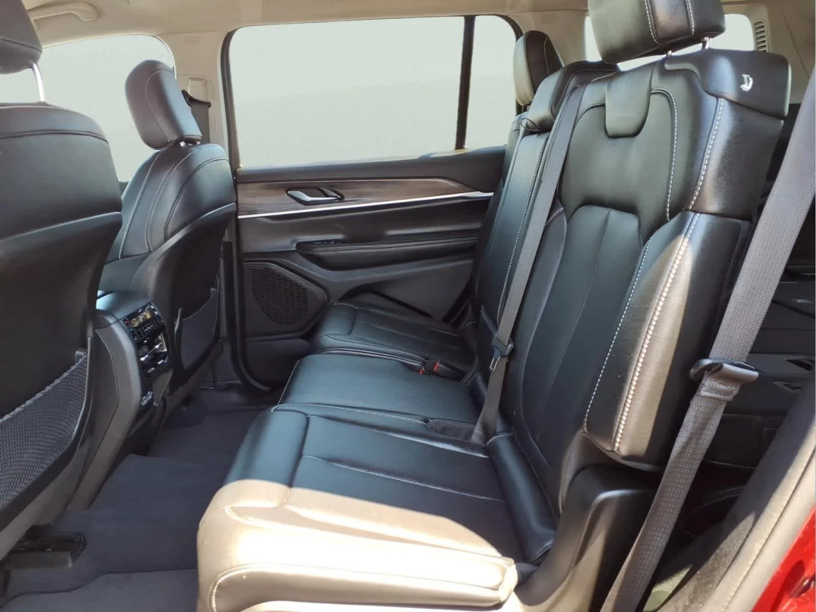 Used 2023 Velvet Red Pearlcoat Jeep Limited image 28