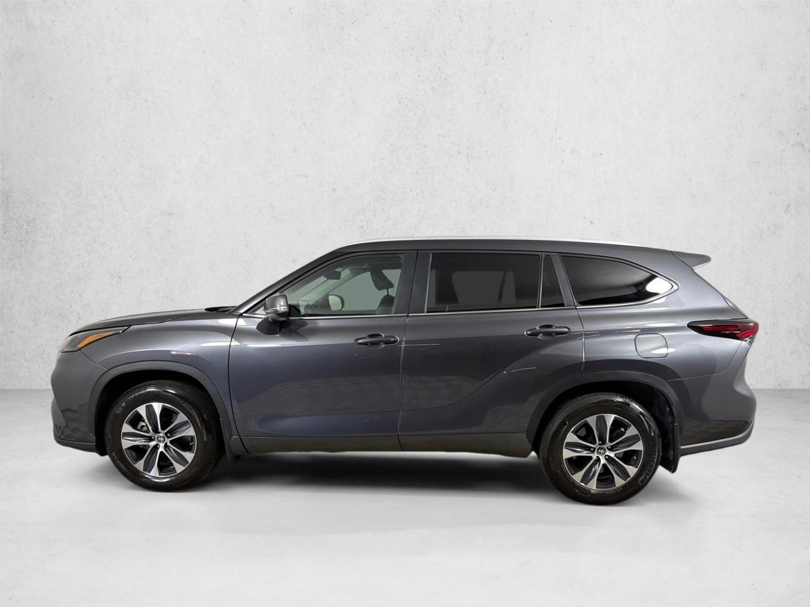Used 2025 Magnetic Gray Metallic Toyota XLE image 7