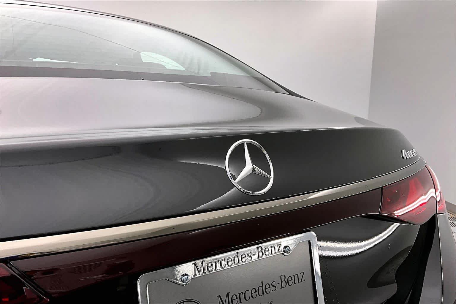 New 2027 Graphite Grey Metallic Mercedes-Benz E 350 image 21