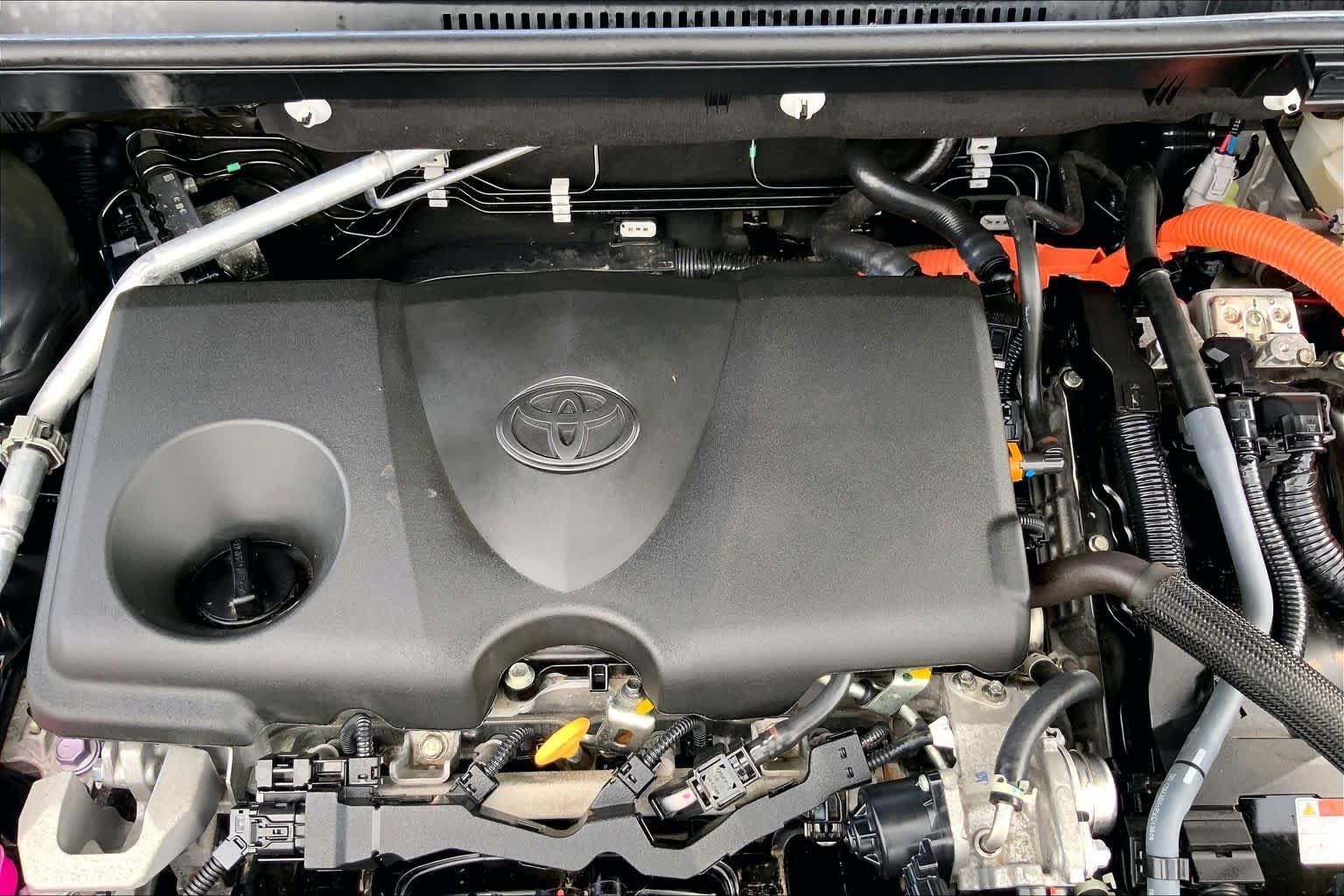 Used 2024 Magnetic Gray Metallic Toyota Hybrid XLE image 33