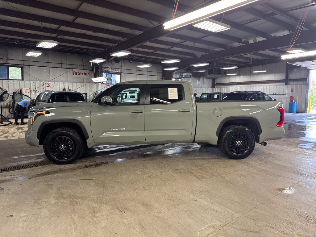 Used 2024  Toyota SR5 image 2