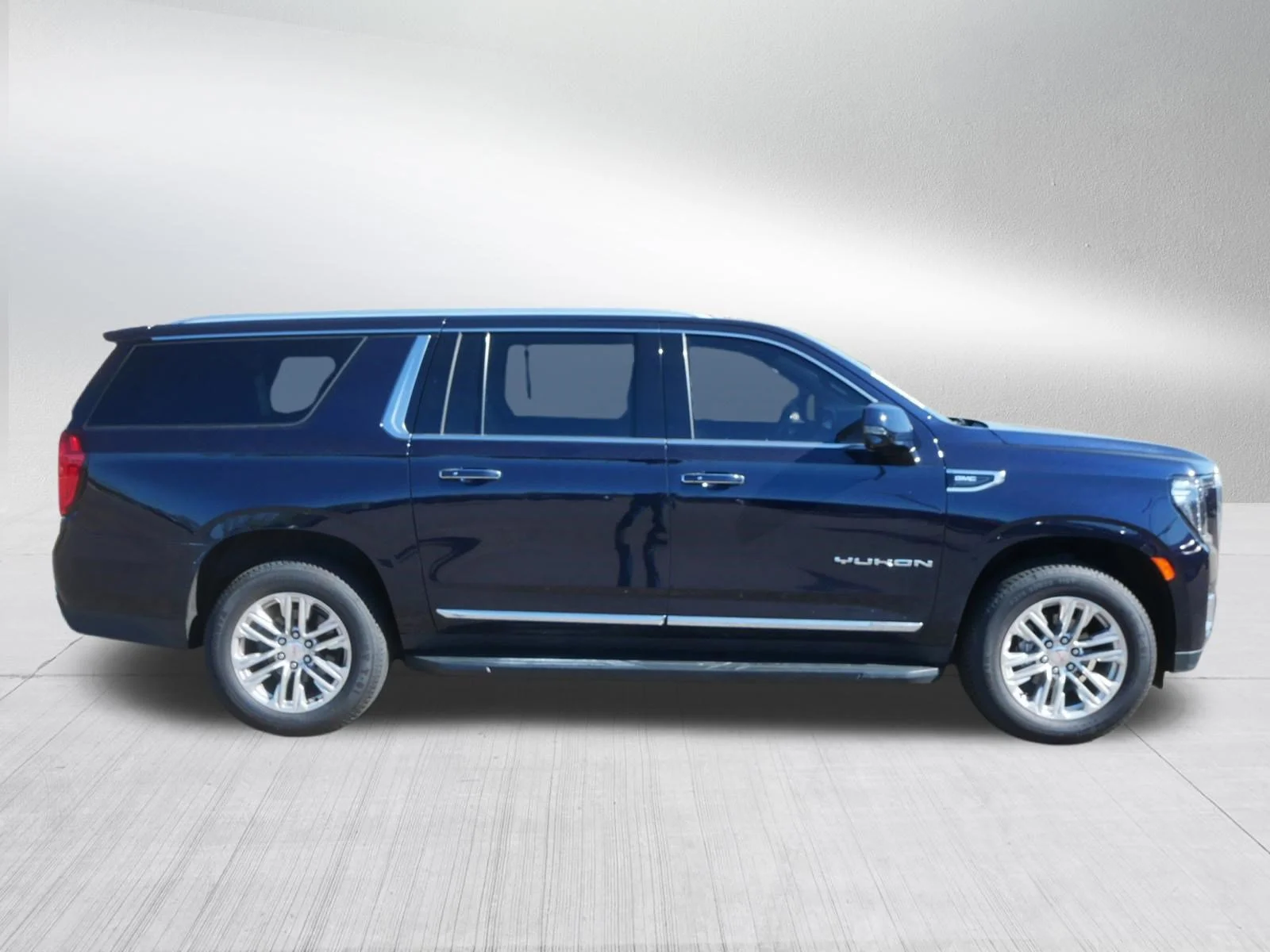2022 GMC Yukon XL SLT - Photo 8