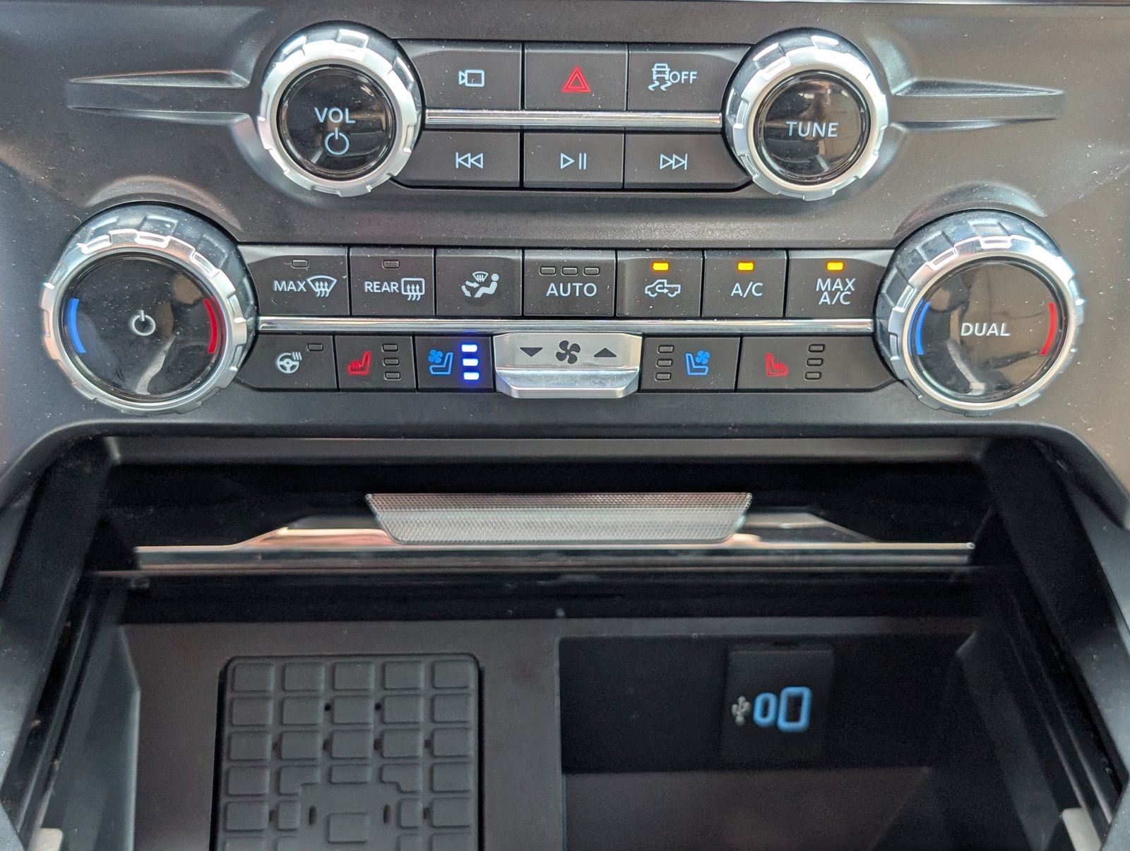 Used 2025 Race Red Ford Lariat image 19