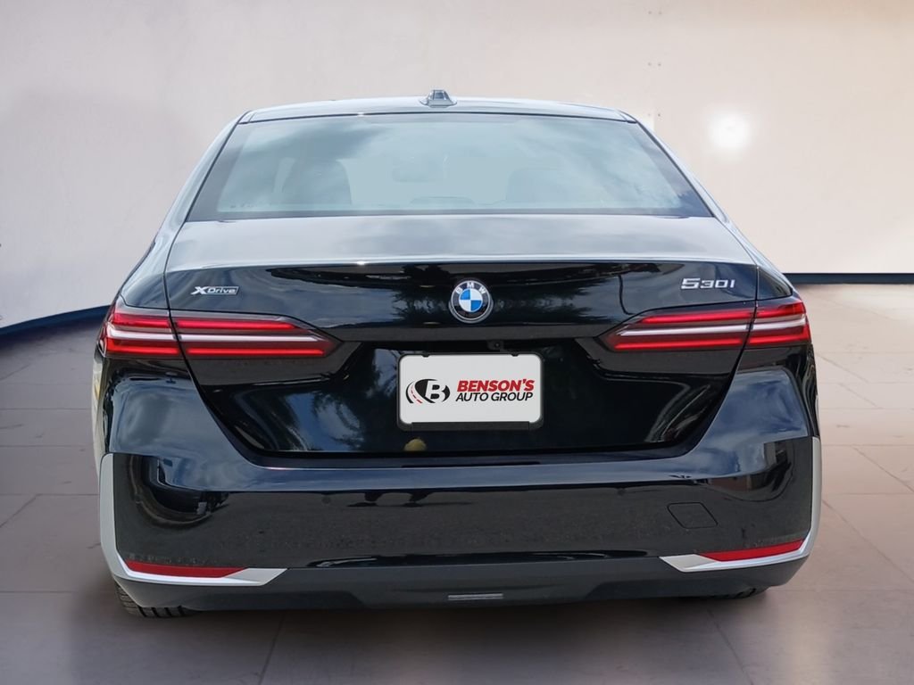 Used 2026 Black BMW 530i xDrive image 5