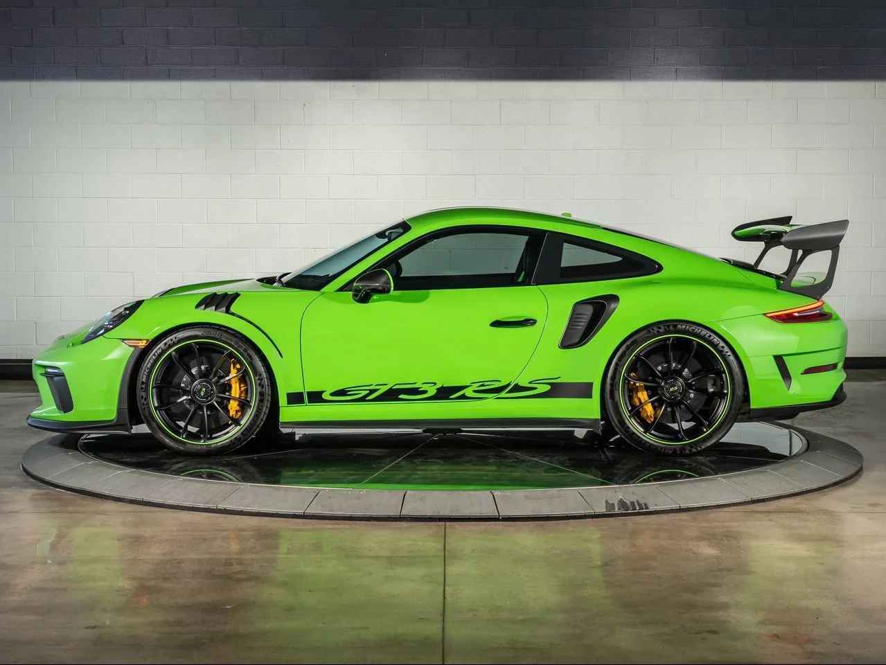 Used 2019 Green Porsche GT3 RS image 2