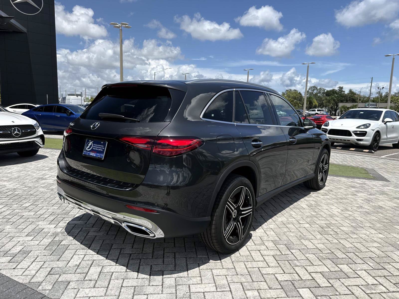 New 2027 Gray Metallic Mercedes-Benz 300 SUV image 5