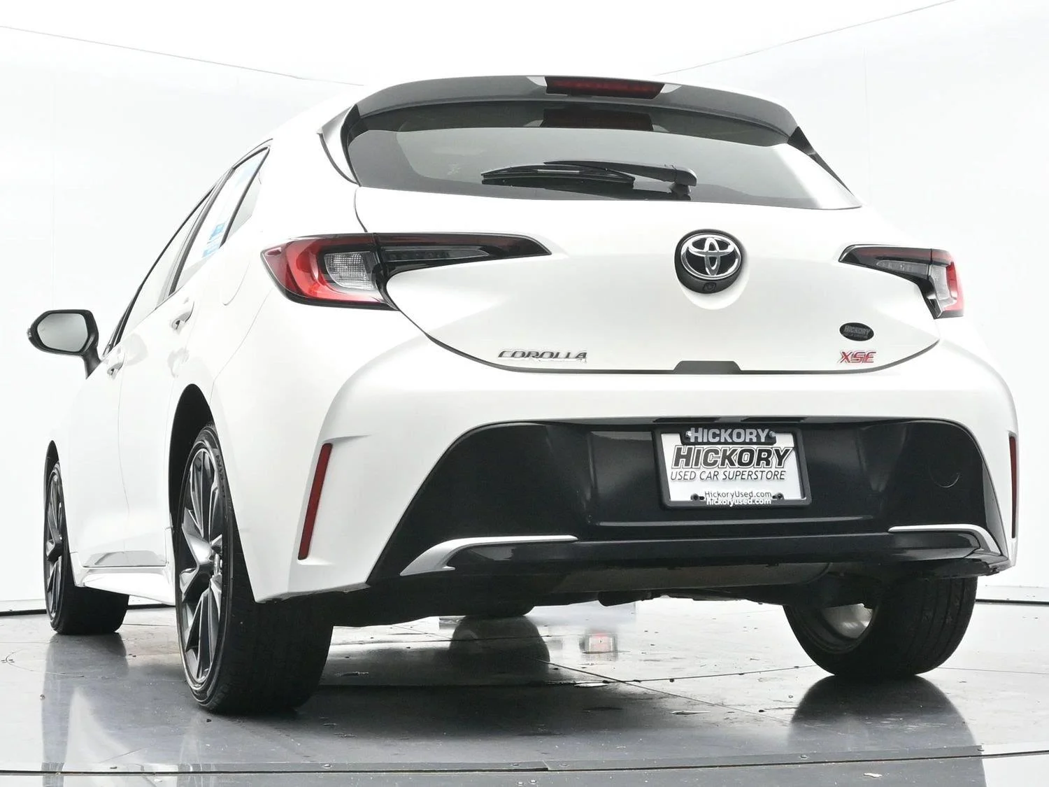 Used 2024 Ice Cap Toyota XSE image 47