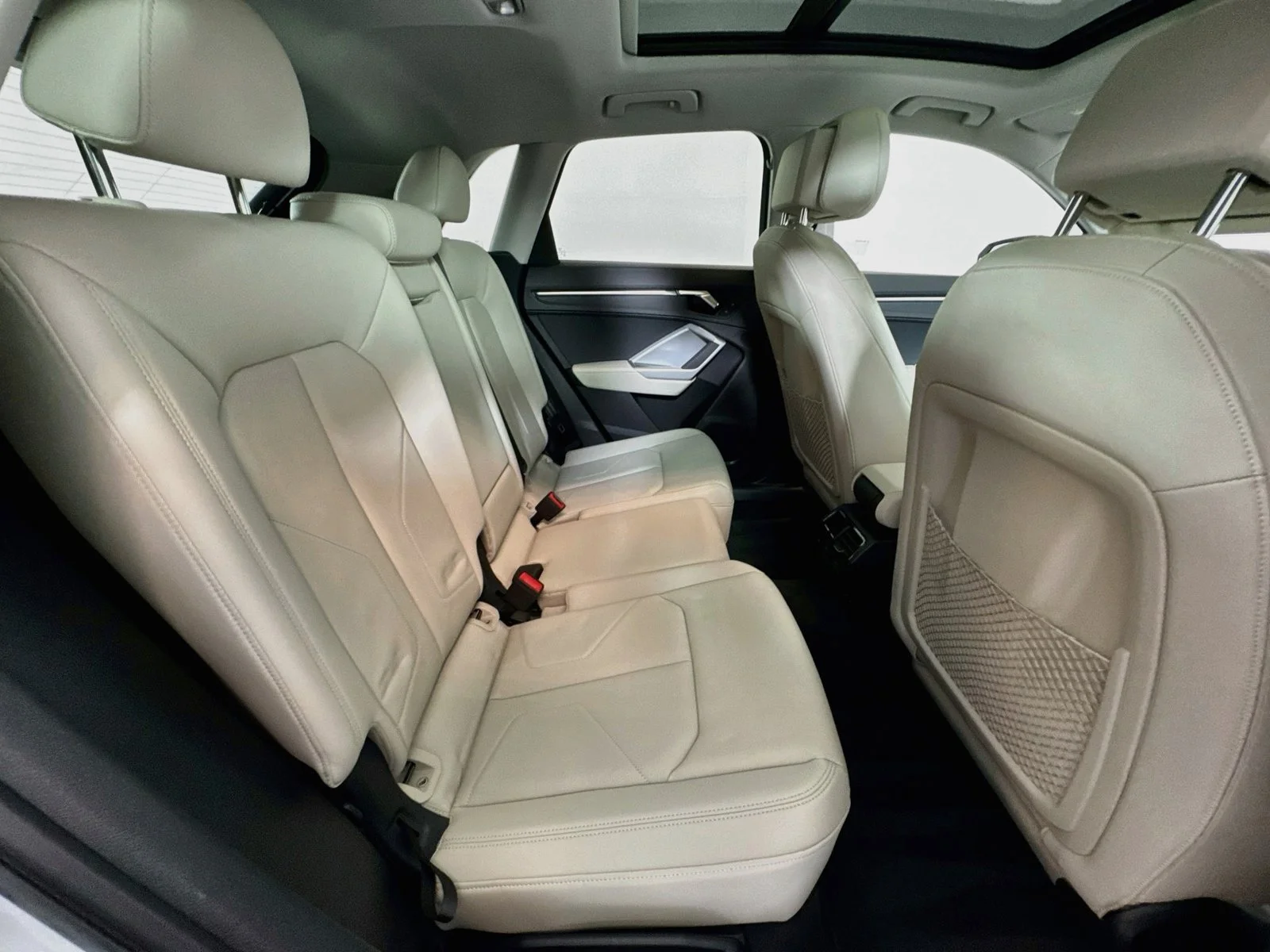 Used 2025 Glacier White Audi S line Premium image 26