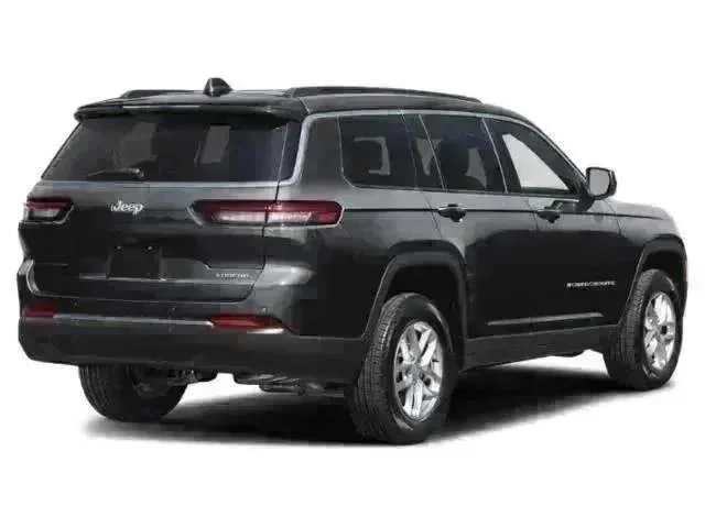 New 2027 High-Gloss Black Paint Jeep Limited image 2