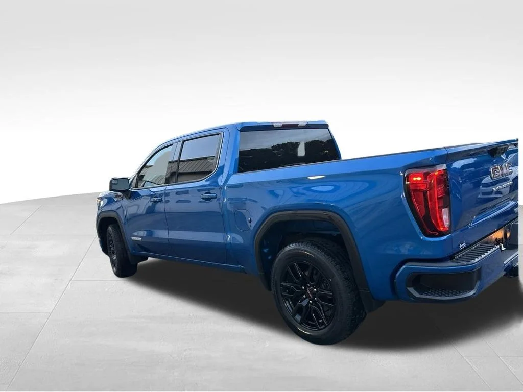Used 2023 Blue GMC Elevation image 13