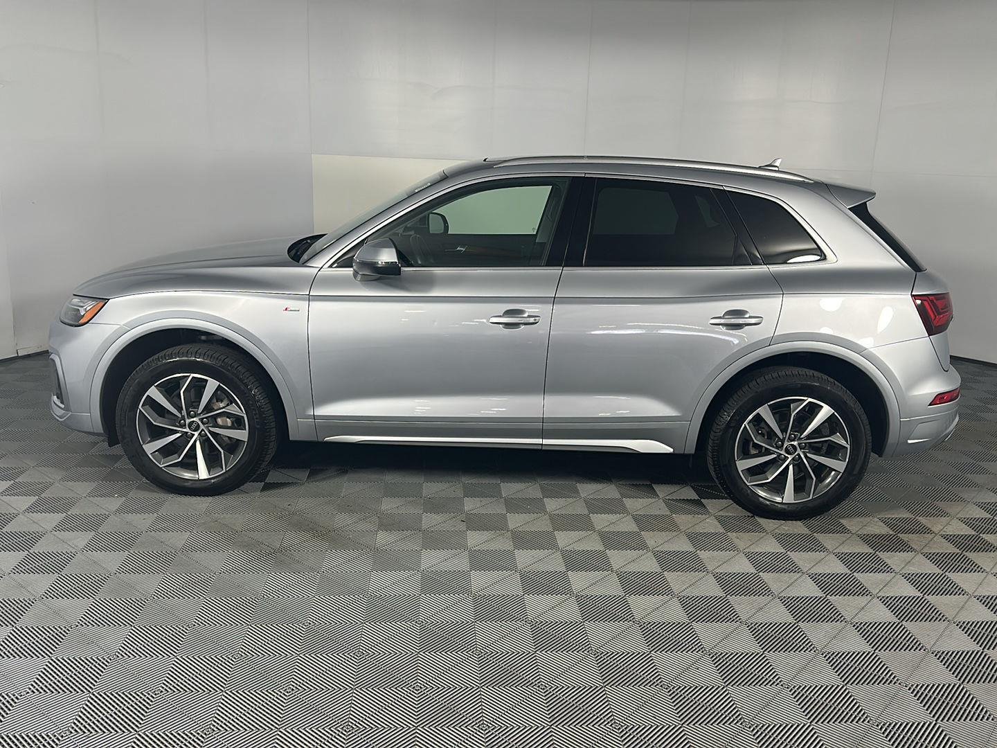 Used 2023 Florett Silver Metallic Audi S line Premium Plus image 23