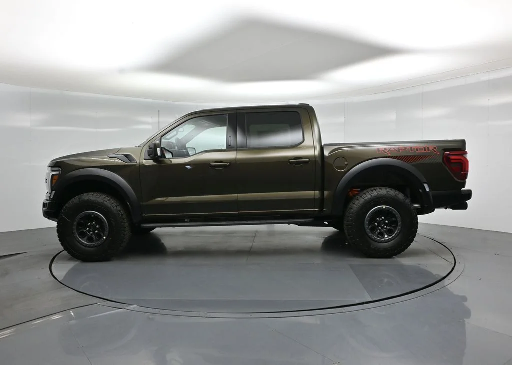 New 2026 Shelter Green Ford Raptor image 31