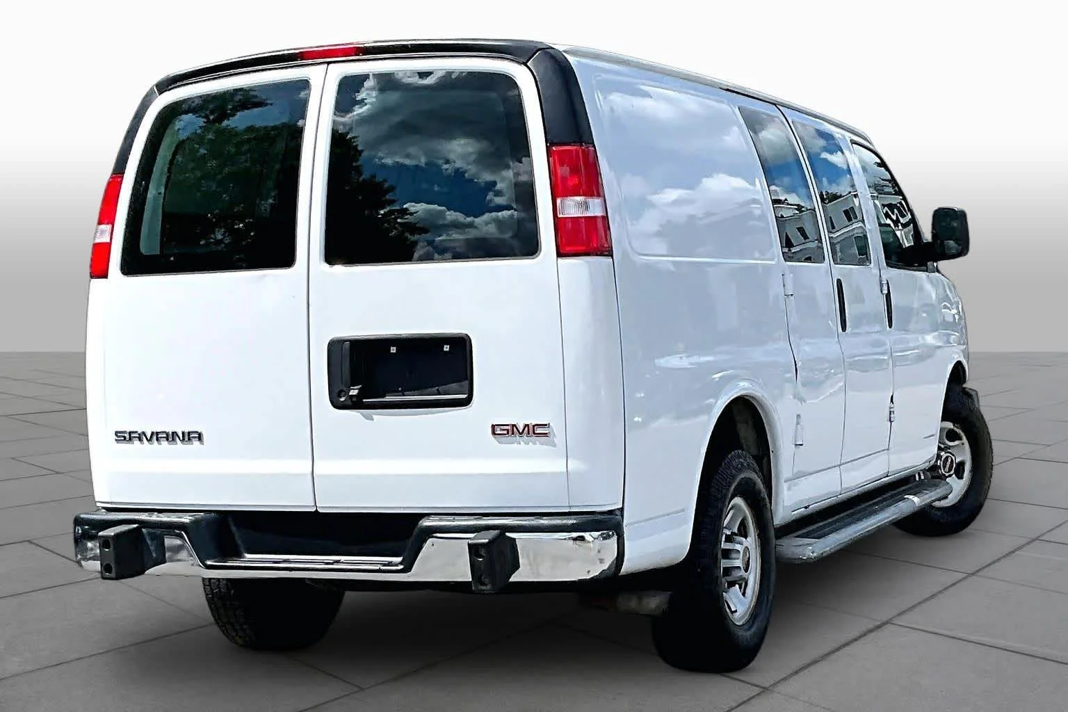 Certified Used 2020 Summit White GMC  image 13