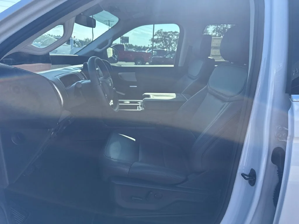 New 2026 Oxford White Ford Active image 18
