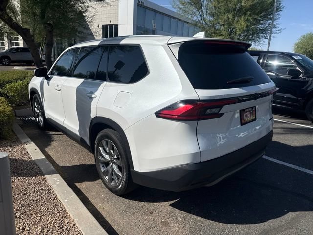 Used 2024 Pearl Toyota XLE image 4