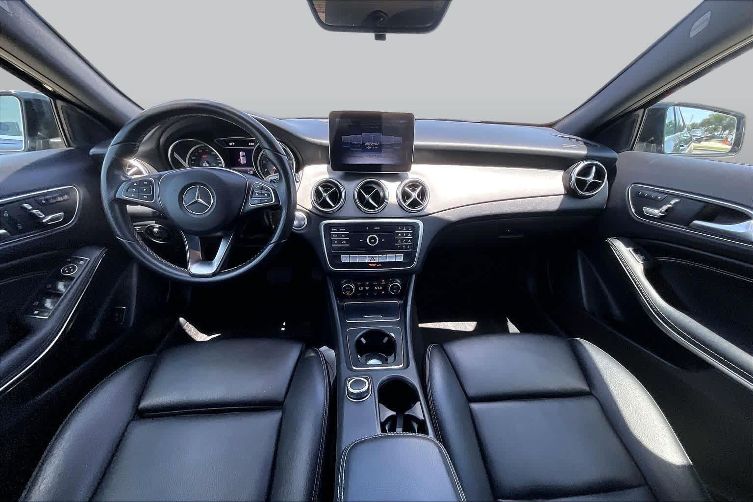 Used 2018 Night Black Mercedes-Benz GLA 250 image 15