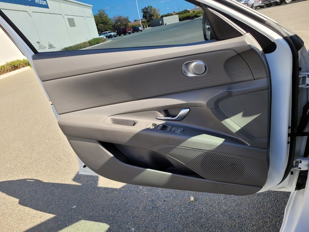 Used 2023 Gray Hyundai SEL image 27
