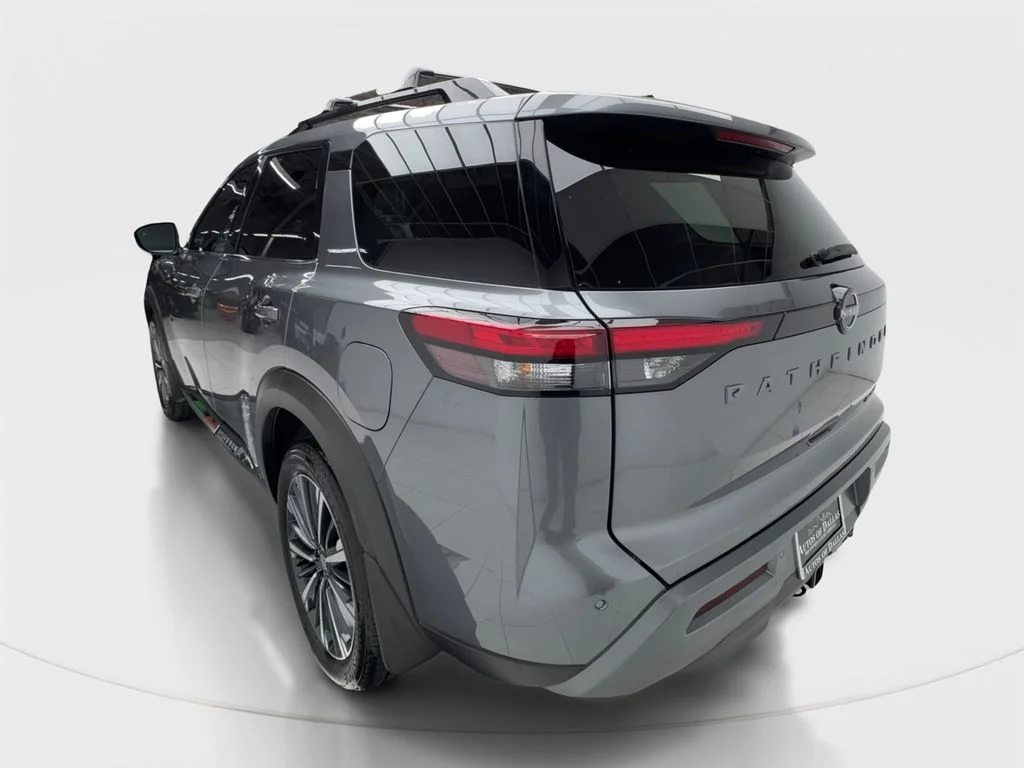 Used 2026 Gray Nissan Platinum image 11