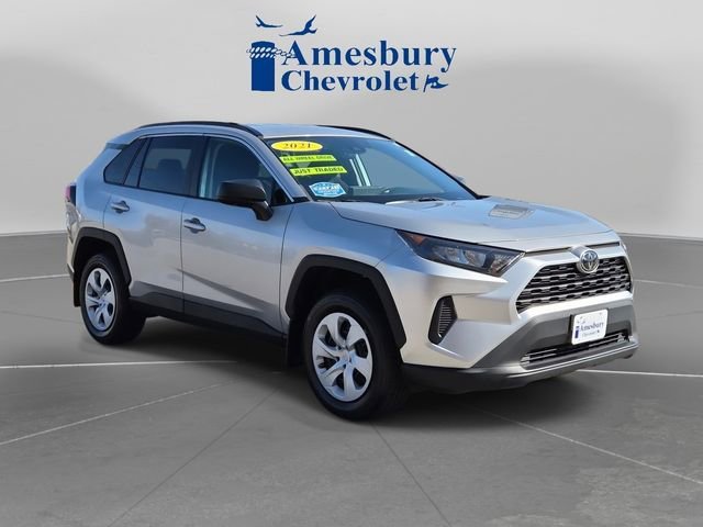 2021 Toyota RAV4 LE AWD's photo