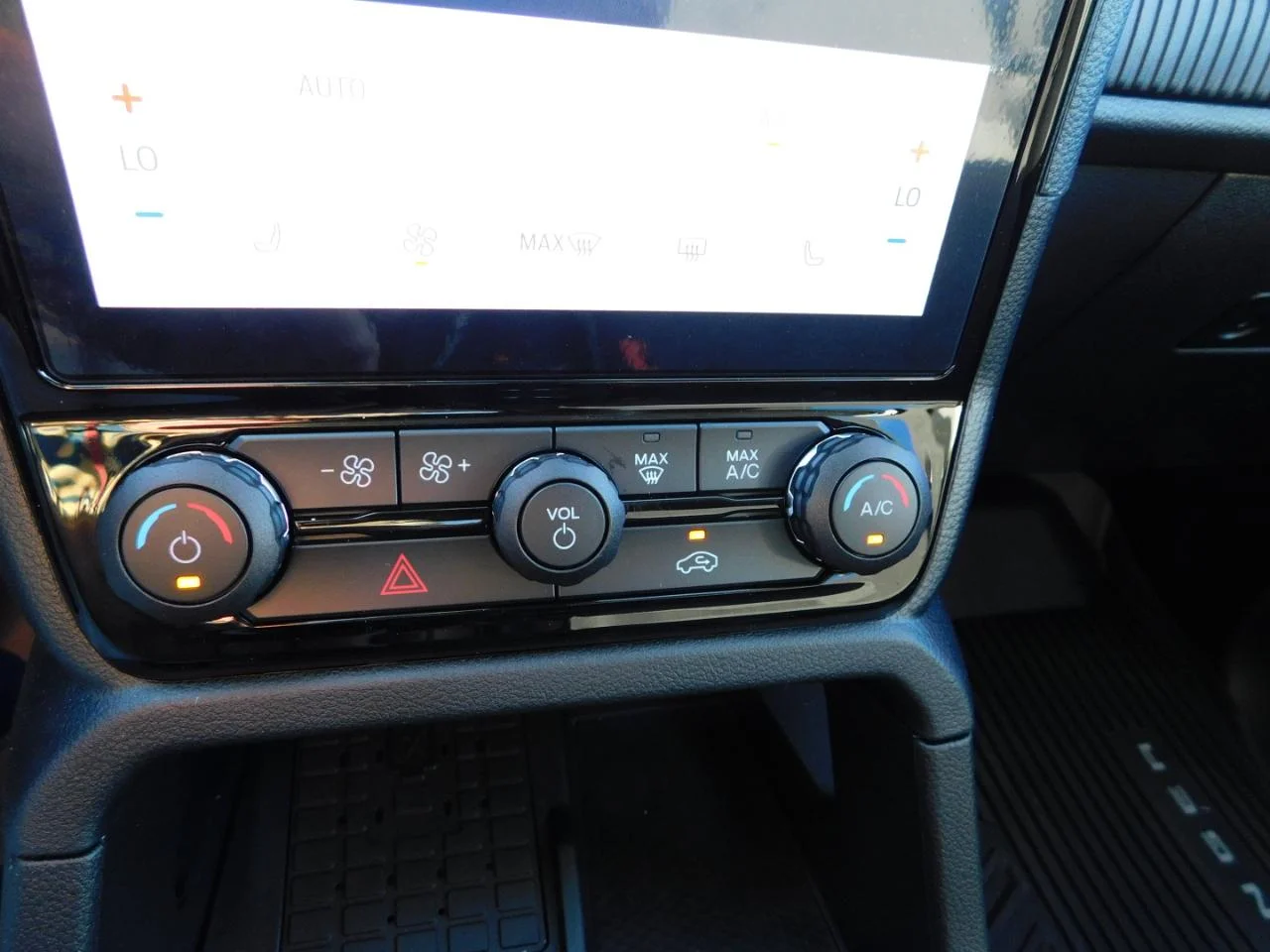 New 2025 Desert Sand Ford XLT image 38