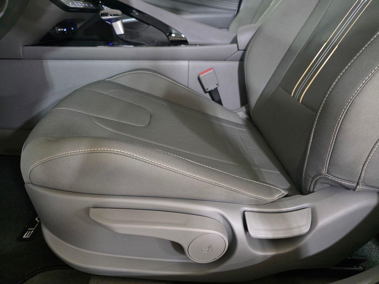 New 2026 Serenity White Hyundai SEL Sport Premium image 23