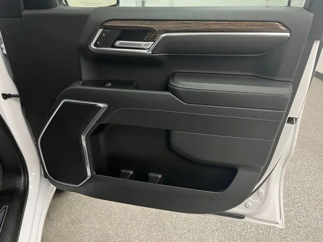 Used 2023 White GMC SLE image 48