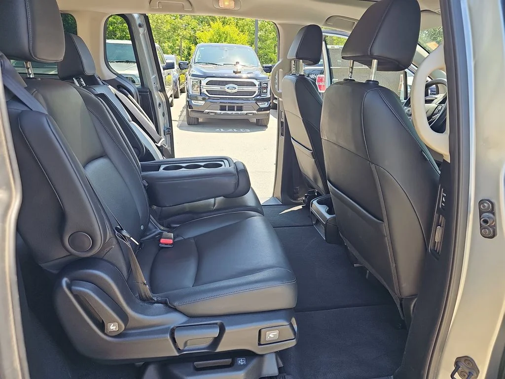 Used 2025  Honda EX-L image 11