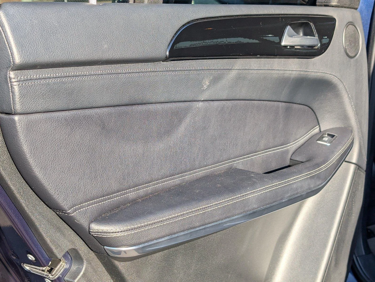 Used 2017 Lunar Blue Metallic Mercedes-Benz GLS 550 image 38