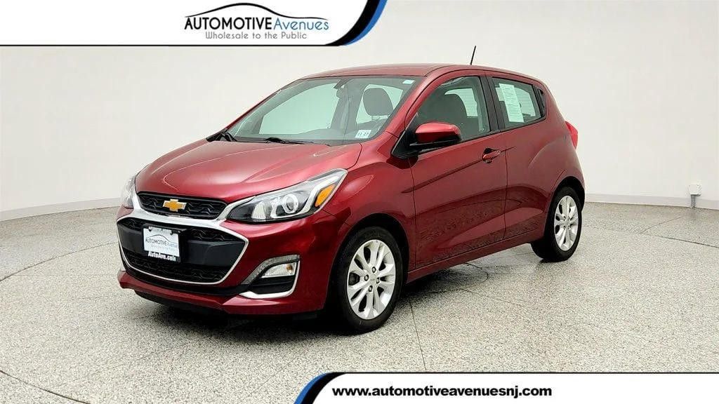 Used 2022 Crimson Chevrolet 4dr Hatchback CVT 1LT image 1