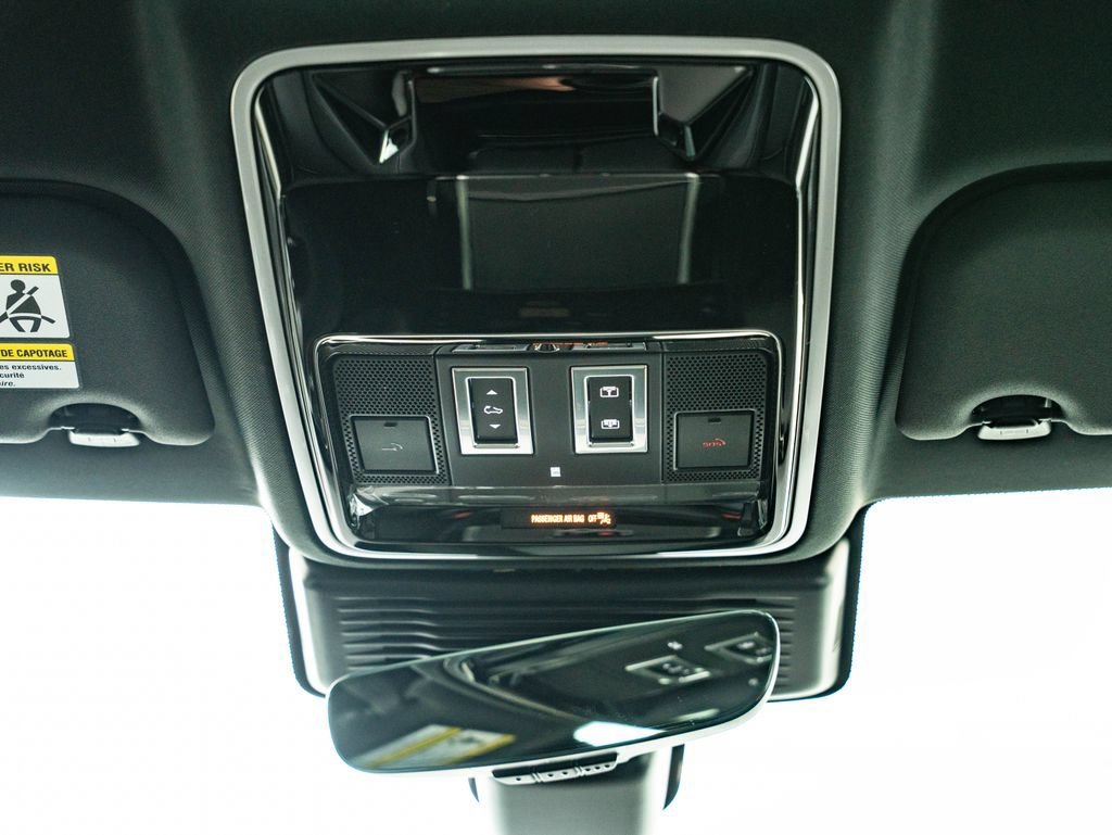 New 2026 Arroios Grey Land Rover S image 41