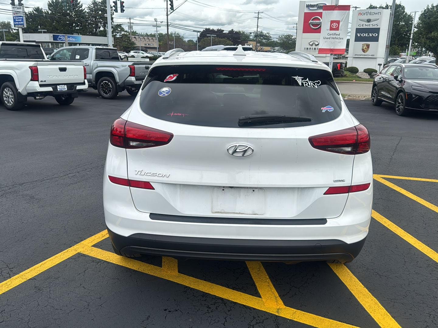Used 2021 Winter White Hyundai Value image 5