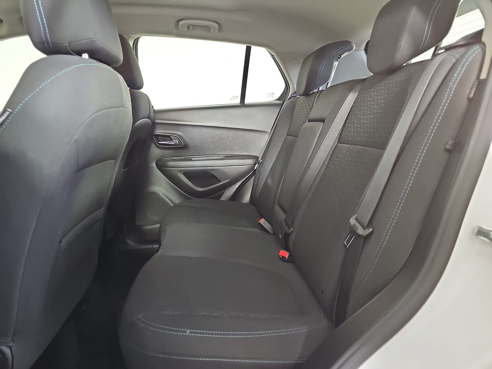 Used 2016 White Chevrolet LS image 13