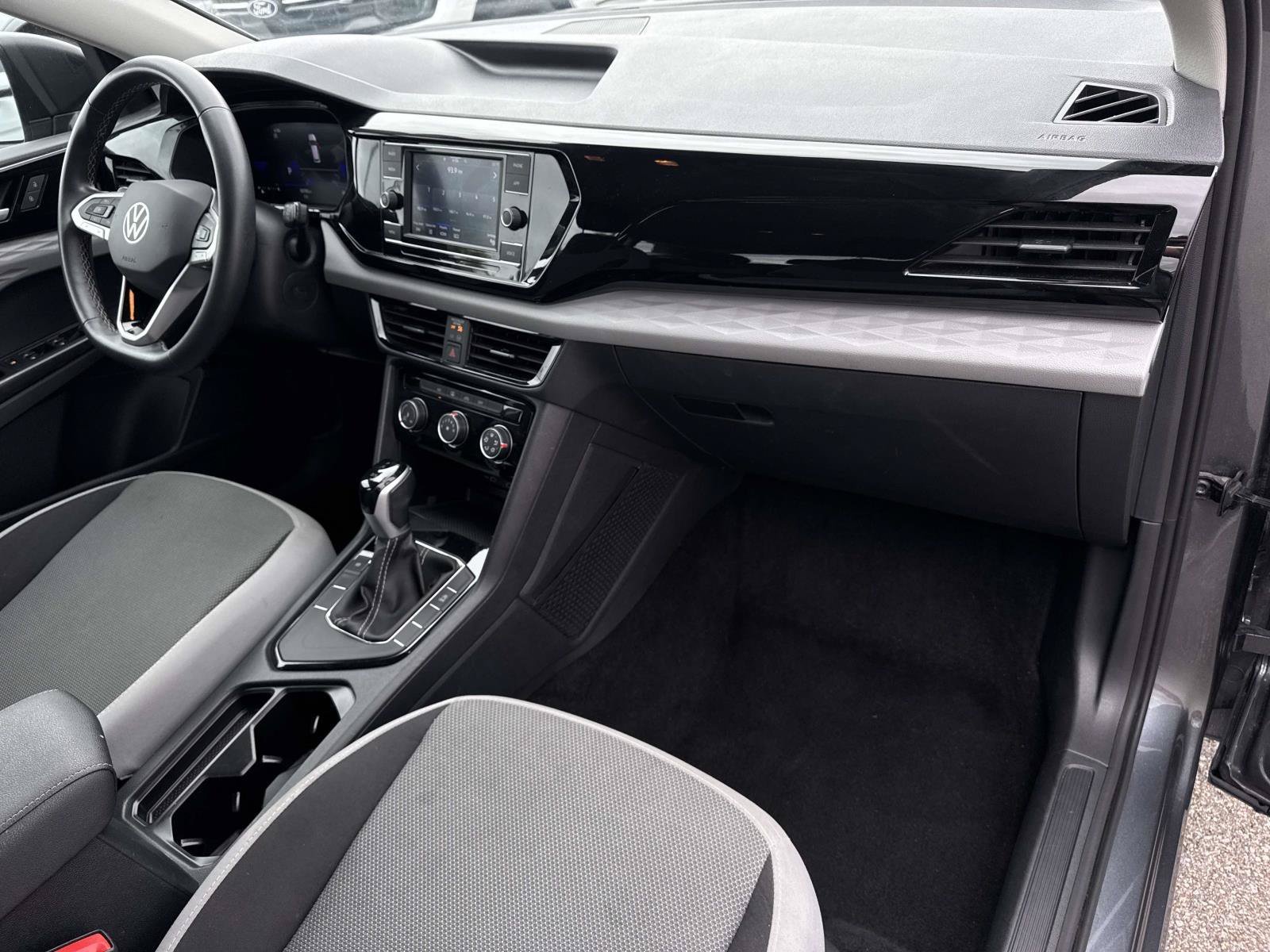 2024 Volkswagen Taos SE - Photo 10