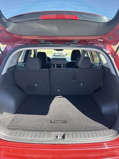 Used 2019 Red Hyundai Value image 5