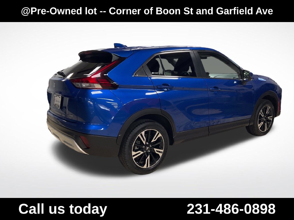 Used 2025 Blue Mitsubishi SE image 7