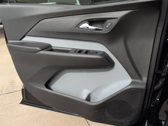 2027 Chevrolet Bolt LT - Photo 13